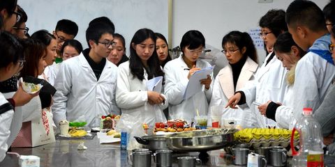 以主題教育為契機(jī)，深化工程技術(shù)創(chuàng)新，驅(qū)動(dòng)教學(xué)科研協(xié)同改革